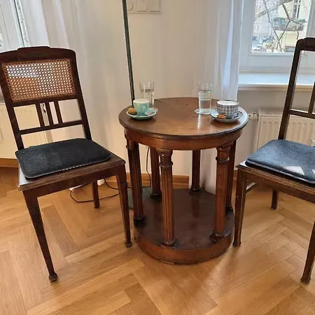 Apartment Real Price 250 Per Night, Read Host Profile # Spacious And Stylish, Quiet Yet - Enjoy! *