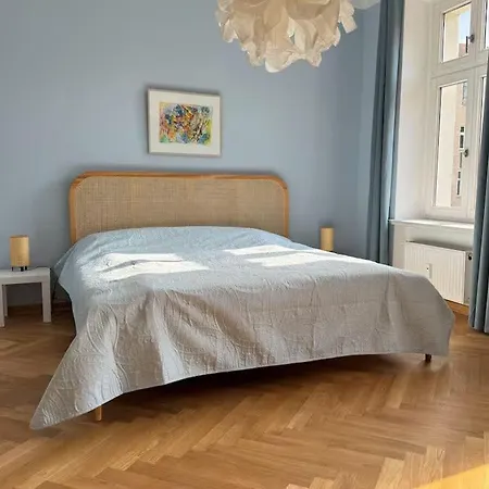 Real Price 250 Per Night, Read Host Profile # Spacious And Stylish, Quiet Yet - Enjoy! Apartment Berlin