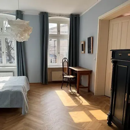 Apartment Real Price 250 Per Night, Read Host Profile # Spacious And Stylish, Quiet Yet - Enjoy! *