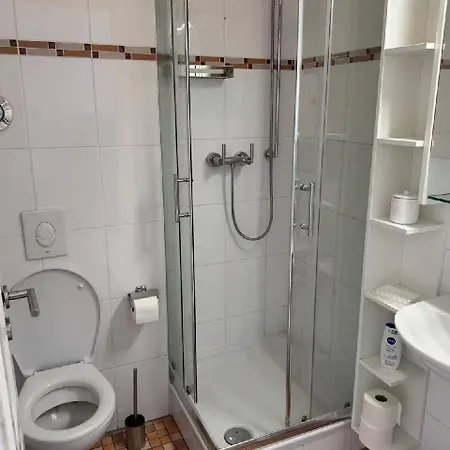 Real Price 250 Per Night, Read Host Profile # Spacious And Stylish, Quiet Yet - Enjoy! Apartment *